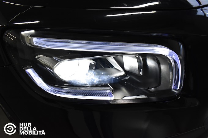 MERCEDES-BENZ GLB 200 d Automatic Premium